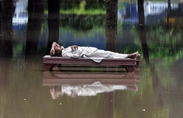 Sức "ăn mòn" kinh hoàng của biến đổi khí hậu