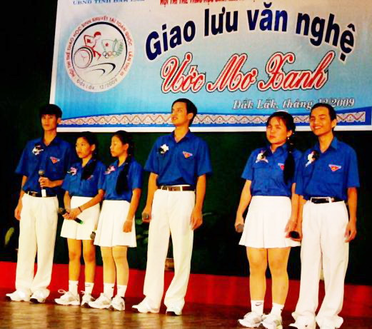 Tiết mục đồng ca của các em HS khiếm thị đến từ TP HCM