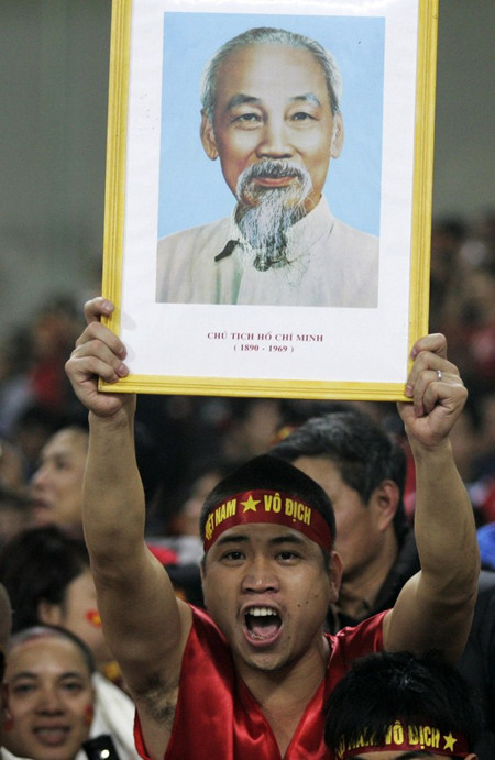 Khởi đầu thuận lợi cho U23 Việt Nam ảnh 2 Các cổ động viên Việt Nam tiếp tục có một ngày sống trong không khí bóng đá sôi động