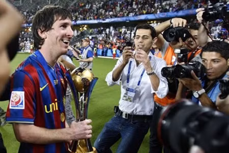 Messi gất ngây với chức vô địch lần thứ 6 của Barcelona trong năm 2009