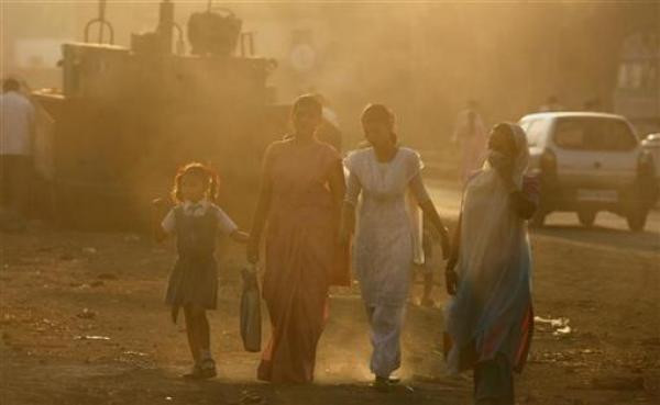 4: Con số trên của Ấn Độ là 1.293 tấn mỗi năm 4: India releases about 1,293 tons per year.