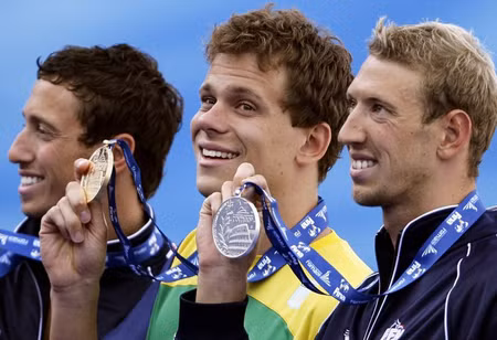 Cesar Cielho Filho (giữa) đã đi vào lịch sử bơi lội thế giới Cesar Cielho Filho (giữa) đã đi vào lịch sử bơi lội thế giới