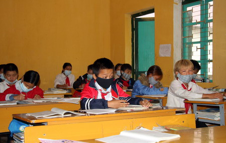 Chủ động tuyên truyền, phòng chống thiên tai, dịch bệnh để ổn định hoạt động dạy và học cho đội ngũ GV cũng như HS,SV