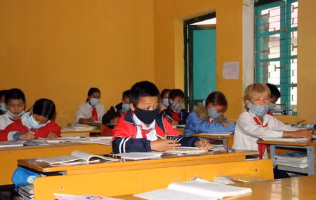 Chủ động tuyên truyền, phòng chống thiên tai, dịch bệnh để ổn định hoạt động dạy và học cho đội ngũ GV cũng như HS,SV