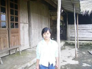 Khó mấy cũng học để làm gương cho các em