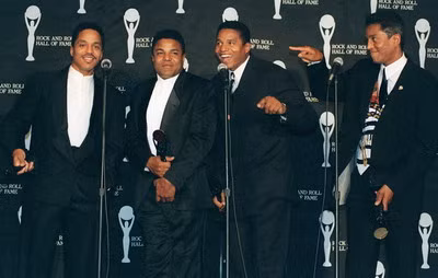 và Jackson 5 giờ chỉ còn là Jackson 4 bởi thiếu vắng mất người em MJ