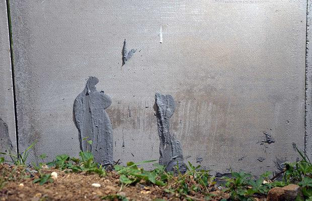 A DIY enthusiast was in a flap after spotting what looks like Jesus Christ on her patio. Mum-of-three Rosemary Pritchard was helping husband Peter lay the patio when she saw the ’’divine depiction’’ on the underside of a slab