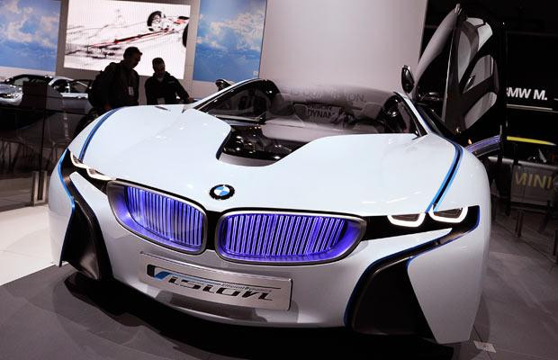 Hãng BMW cho biết chiếc concept Vision của mình có thể kết hợp được sự thể hiện của chiếc BMW M với một tiêu chuẩn tiết kiệm nhiên liệu tốt hơn những chiếc xe nhỏ hiện có mặt trên thị trường. Trông chiếc xe thật tuyệt ngay cả khi ngắm từ... 