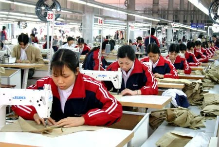 Hỗ trợ lãi suất 2% cho các khoản vay trung và dài hạn