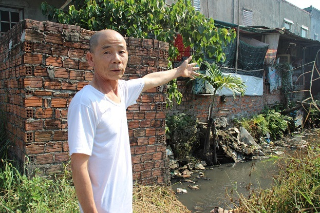 Đà Nẵng: 100 hộ dân xay xẩm mặt mày vì dòng kênh hôi thối ảnh 3 Đà Nẵng: 100 hộ dân xay xẩm mặt mày vì dòng kênh hôi thối