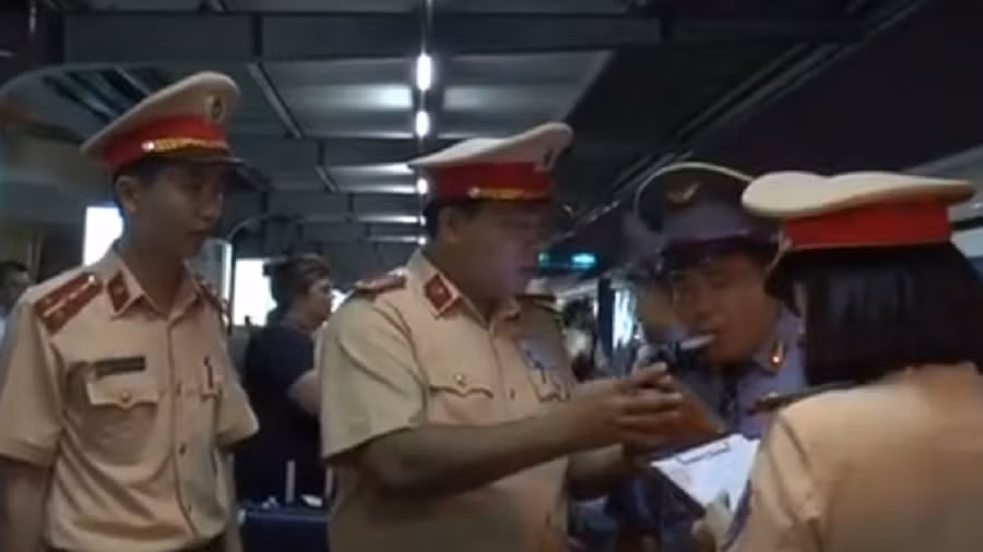  Trưởng tàu bị CSGT phát hiện có nồng độ cồn khi lên ban tường trình gì?