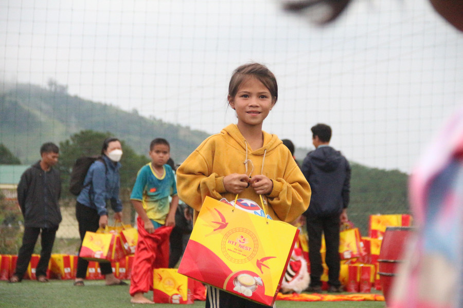 Ánh mắt rạng ngời... Ánh mắt rạng ngời...