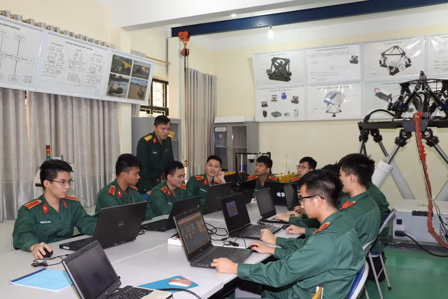 Học viên được học tập tại các phòng thí nghiệm hiện đại.