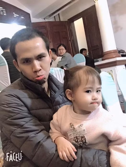 Bức ảnh anh Mạnh và con gái đăng ngày 26/12 nhận được hơn 61 nghìn like. Ảnh: FB