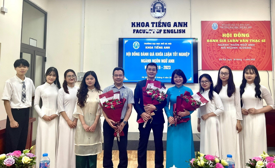 Nguyễn Quốc Tuấn quyết định đi học thạc sĩ dù chưa nhận bằng tốt nghiệp đại học. Nguyễn Quốc Tuấn quyết định đi học thạc sĩ dù chưa nhận bằng tốt nghiệp đại học.