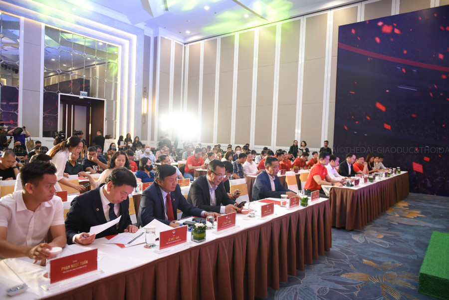 Toàn cảnh cuộc họp báo. Toàn cảnh cuộc họp báo.