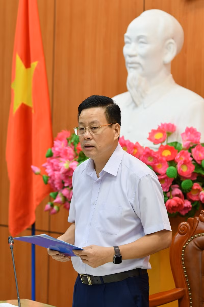 Ông Nguyễn Văn Sơn, Chủ tịch UBND tỉnh Hà Giang phát biểu tại cuộc họp.