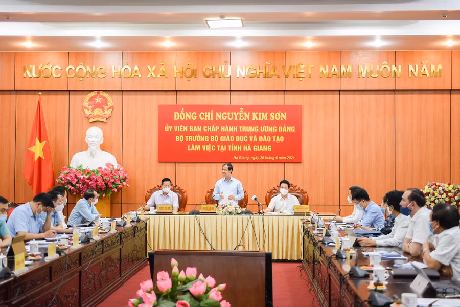 Bộ trưởng Nguyễn Kim Sơn làm việc tại tỉnh Hà Giang.