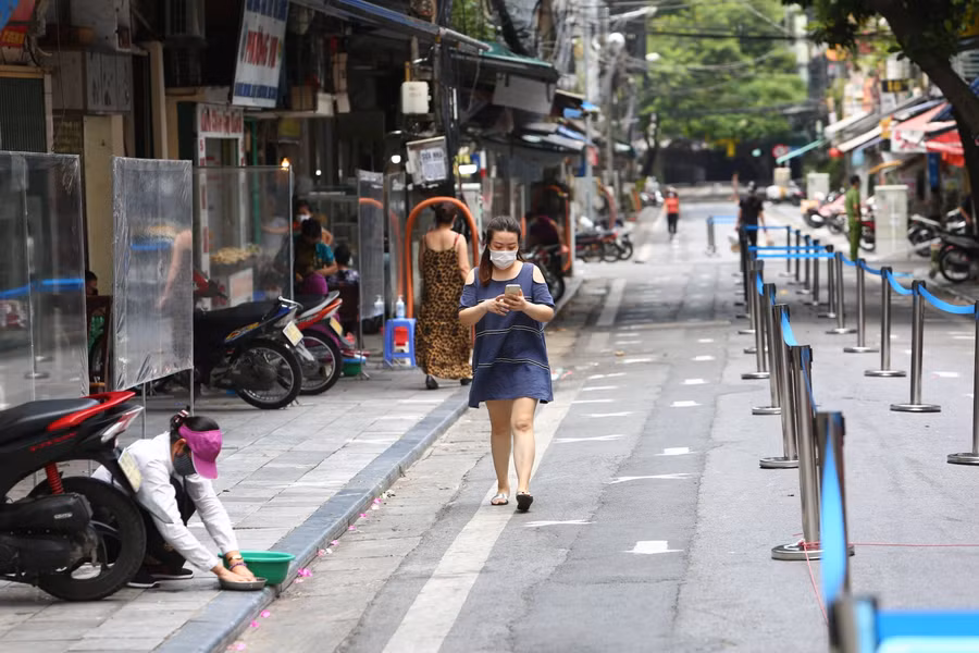 "Chợ nhà giàu" Hà Nội có diện mạo mới sau 10 ngày tạm dừng hoạt động ảnh 8