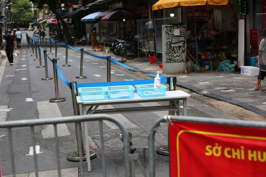 "Chợ nhà giàu" Hà Nội có diện mạo mới sau 10 ngày tạm dừng hoạt động ảnh 4