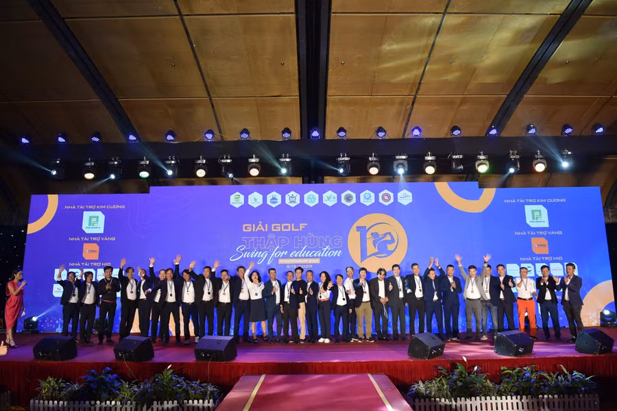 2 CLB đồng giải nhì là CLB golf Đại học Bách Khoa Hà Nội và CLB golf Đại học Kinh tế Quốc Dân.