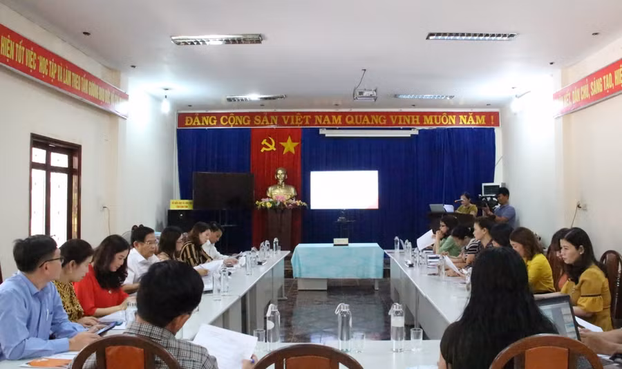 Buổi làm việc của Hội đồng thẩm định.