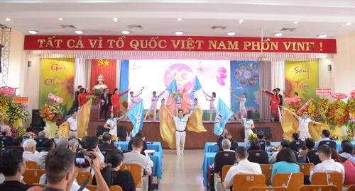 Tiếp mục văn nghệ chào mừng