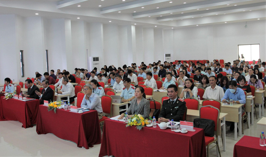 Các đại biểu tham dự Hội nghị triển khai Nghị định về xử phạt hành chính lĩnh vực giáo dục. Các đại biểu tham dự Hội nghị triển khai Nghị định về xử phạt hành chính lĩnh vực giáo dục.