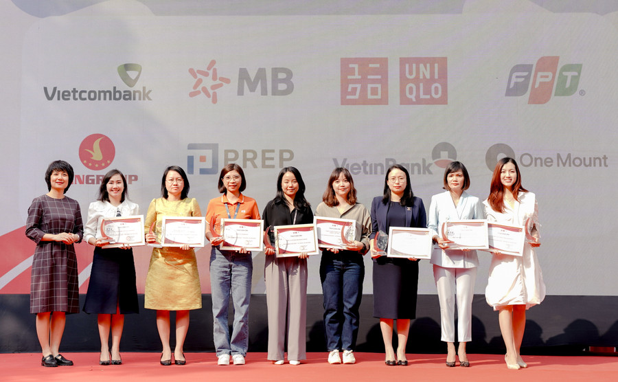 Ngày hội việc làm “FTU CAREER FAIR 2023” tại Trường Đại học Ngoại thương.