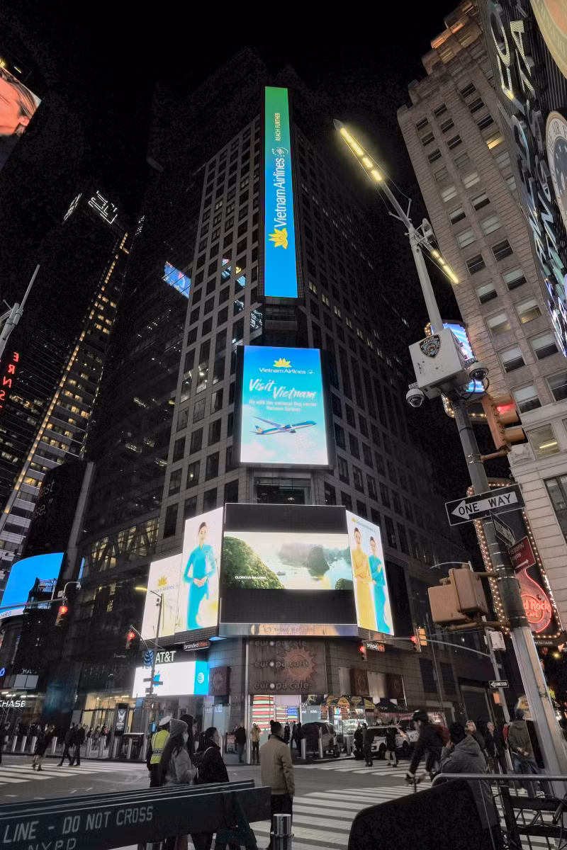 Hình ảnh đất nước Việt Nam bất ngờ xuất hiện tại Quảng trường Thời Đại của Mỹ ảnh 1