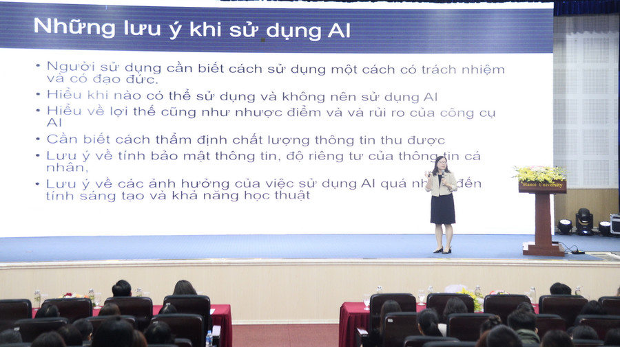 TS Phạm Lê Thu Nga chia sẻ tại hội thảo.