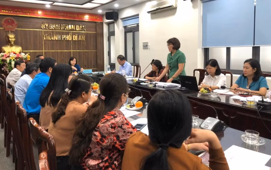 Quang cảnh buổi làm việc.