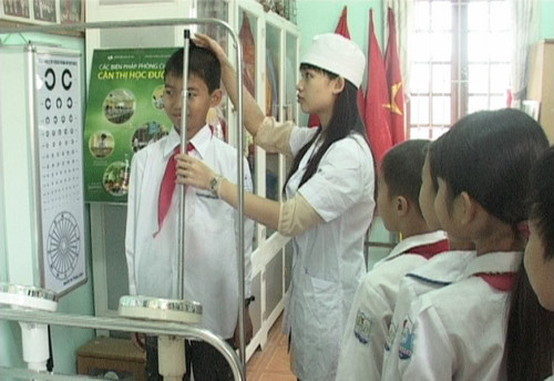 Kiêm nhiệm nhân viên y tế học đường vẫn được hưởng chế độ phụ cấp