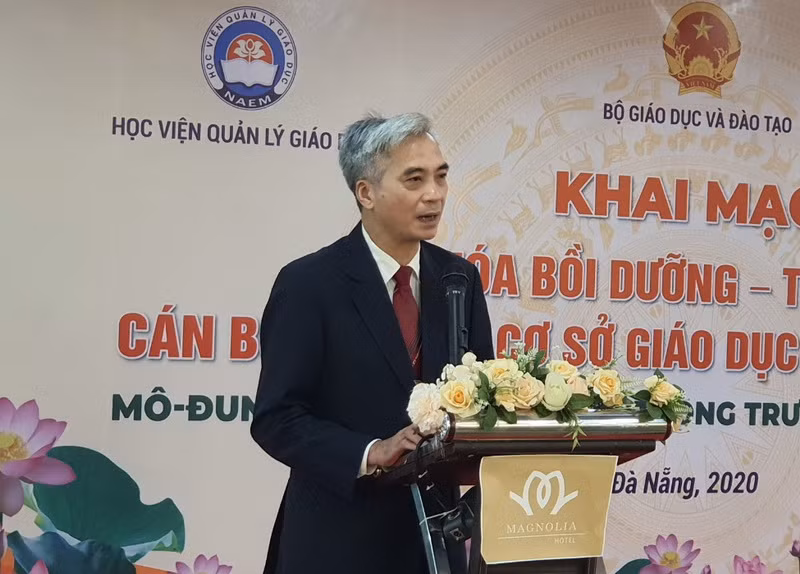 PGS.TS Trần Hữu Hoan phát biểu khai mạc