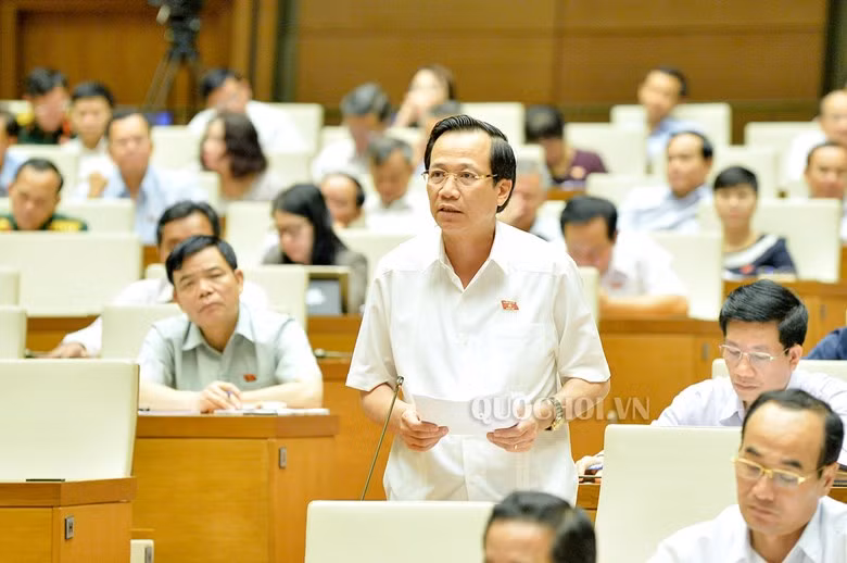 Bộ trưởng Đào Ngọc Dung phát biểu giải trình trước Quốc hội Bộ trưởng Đào Ngọc Dung phát biểu giải trình trước Quốc hội