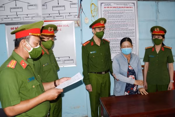 Cơ quan chức năng thi hành các quyết định tố tụng với Nguyễn Thị Thuỷ.