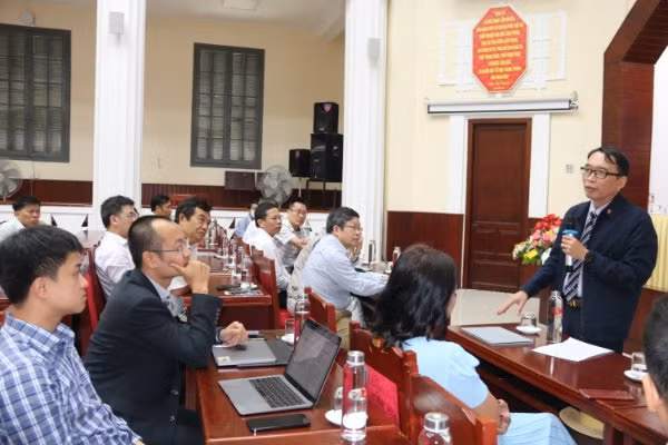 PGS.TS Nguyễn Quang Linh - Giám đốc ĐH Huế phát biểu tại buổi tọa đàm