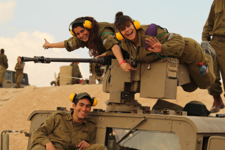 Chết mê mệt nhan sắc nữ phi công Quân đội Israel - Ảnh 9 Chet me met nhan sac nu phi cong Quan doi Israel - Anh 9