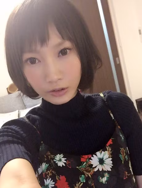 Nhan sac van nguoi me cua nhung 