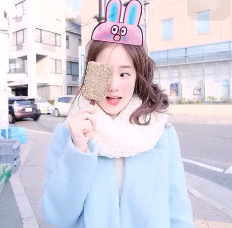 Nhan sac van nguoi me cua nhung 