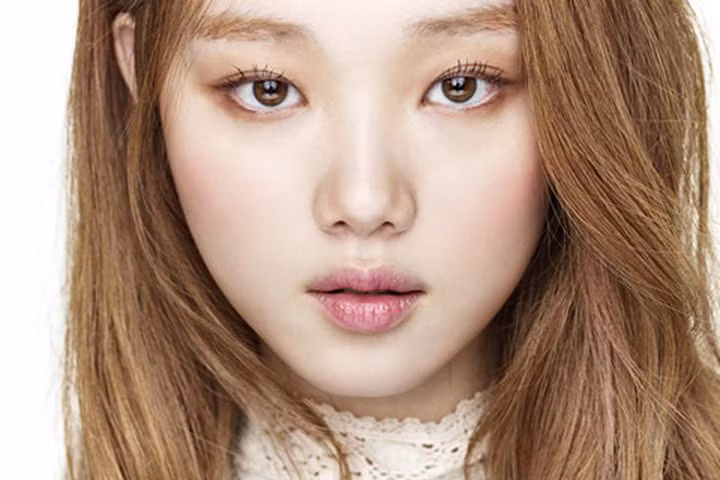 6 mẹo sử dụng phấn bắt sáng và tạo khối sao cho tự nhiên nhất