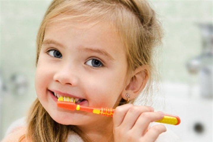 Dạy bé yêu đánh răng đúng cách