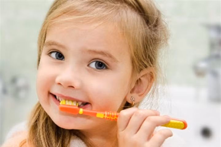 Dạy bé yêu đánh răng đúng cách