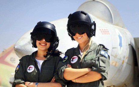 Chết mê mệt nhan sắc nữ phi công Quân đội Israel - Ảnh 2 Chet me met nhan sac nu phi cong Quan doi Israel - Anh 2