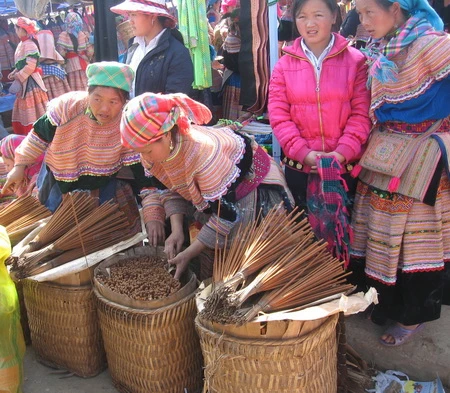 Mùa xuân đi chơi chợ Bắc Hà