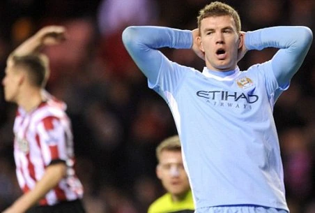 Sunderland hạ gục Man City ngay tại sân The Light