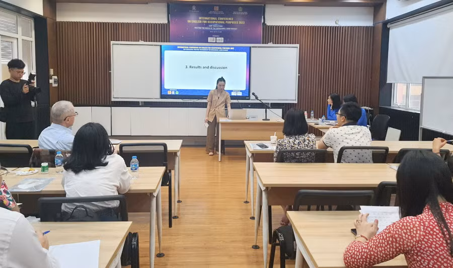 Ngay sau phiên toàn thể là các phiên báo cáo song song.