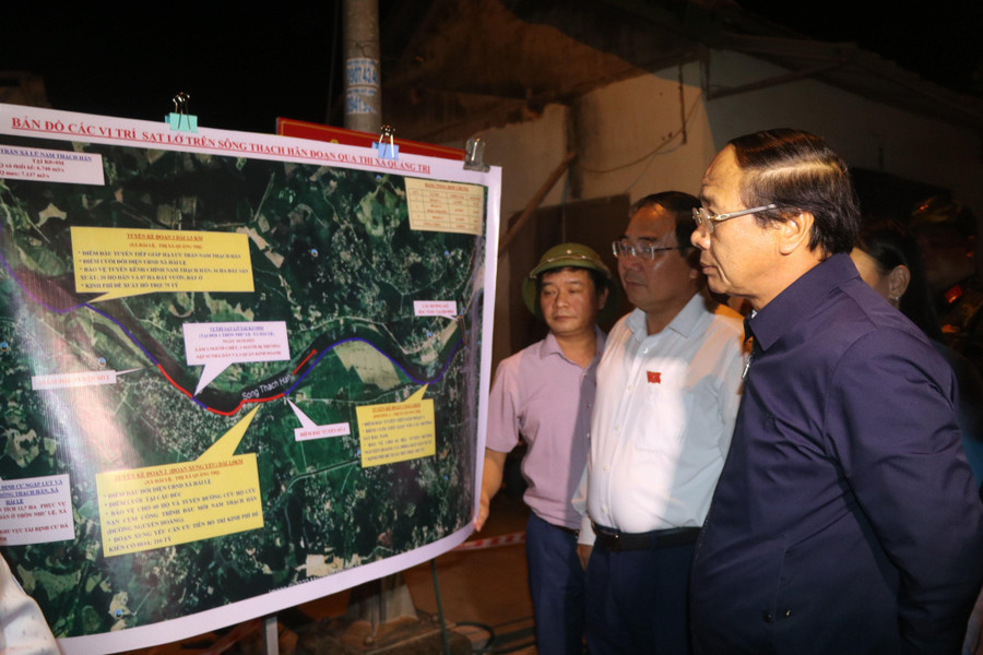 Phó Thủ tướng chỉ đạo tỉnh Quảng Trị khẩn trương rà soát toàn tuyến để triển khai các giải pháp di dời dân đến nơi an toàn. Phó Thủ tướng chỉ đạo tỉnh Quảng Trị khẩn trương rà soát toàn tuyến để triển khai các giải pháp di dời dân đến nơi an toàn.