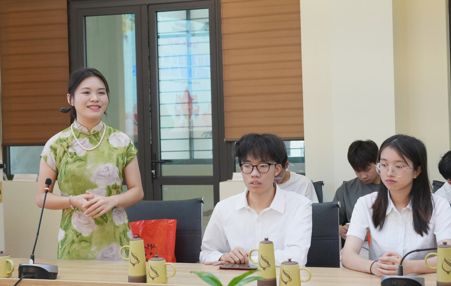 Thạch Khánh Kỳ hiện đang học tập tại Trường ĐH Sư phạm (ĐH Đà Nẵng). Thạch Khánh Kỳ hiện đang học tập tại Trường ĐH Sư phạm (ĐH Đà Nẵng).