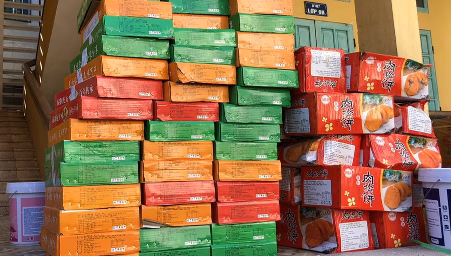 Số hàng hóa bị thu giữ tại hiện trường.